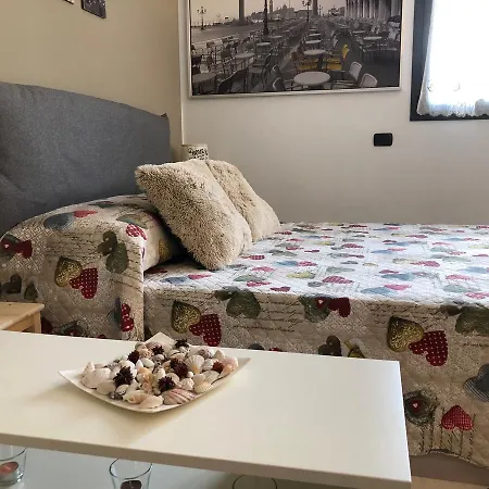 Apartment Grace House Monolocale By Logicasa Como